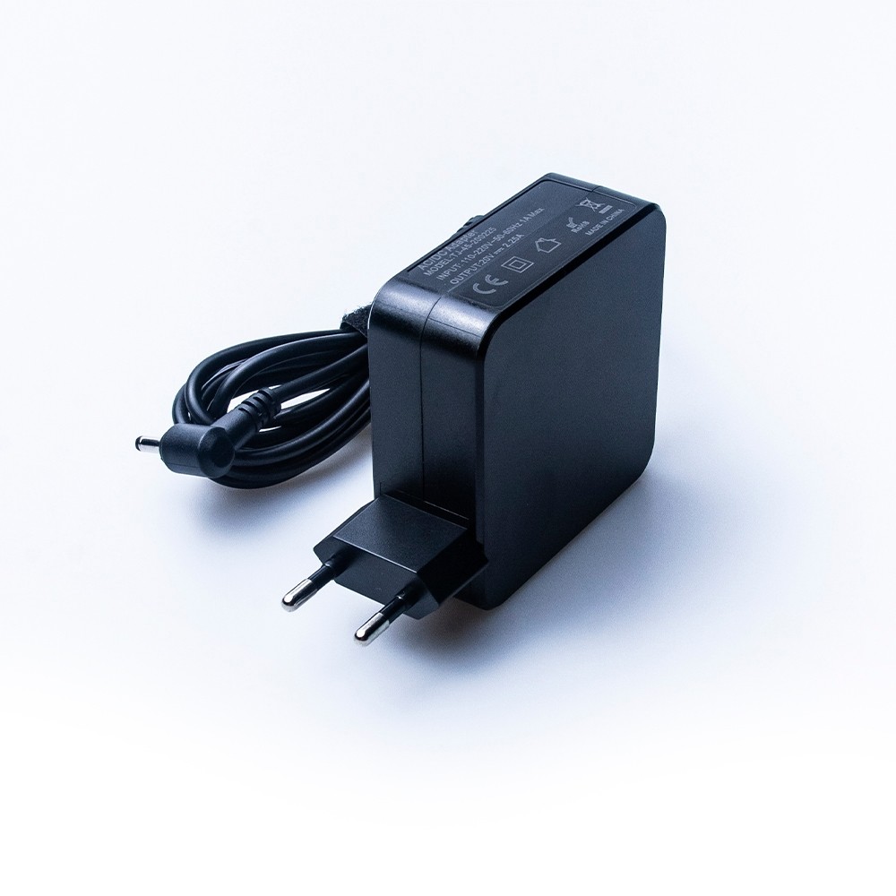 Fonte para Notebook Multilaser PC310 | 12 V 2 A 24 W - Computers & Accessories