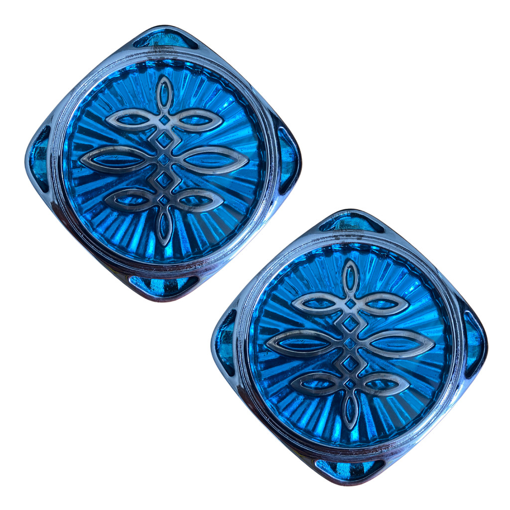 PAR EMBLEMA COLUNA OPALA GRAN LUXO FLOR DE LIS 1972 ATÉ 1974 - PREMIUM