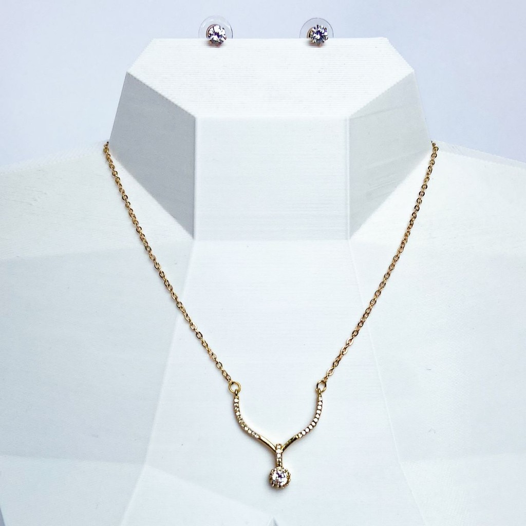 Conjunto Dourado Colar e Brinco Arco Tipo V Cravejado com Zircônias e Pedra (Colar 50cm - Brinco 5mm) em Oferta na Shopee