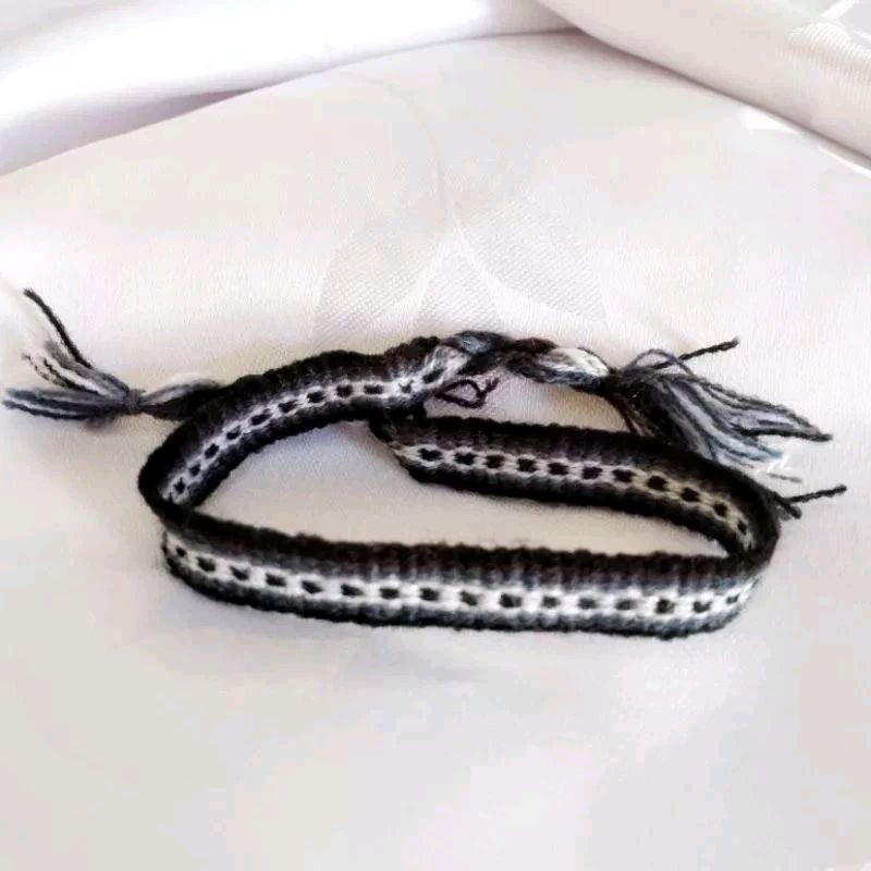 Pulseira de Pano Tornozeleira Preta C/ Branco Hippie Amizade 1 Unidade