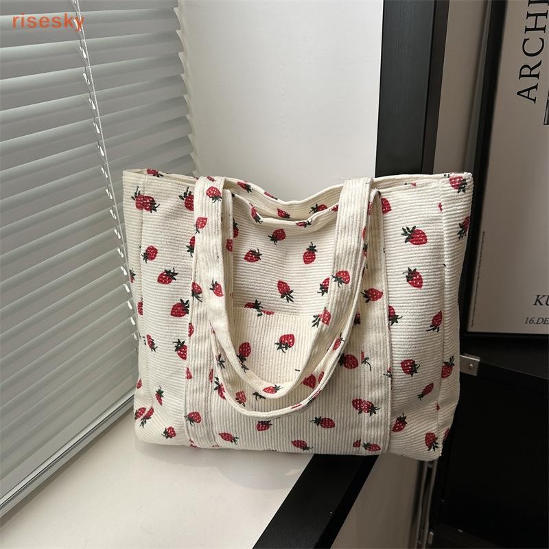 [risesky] Bolsa De Veludo Fresco Florestal Morangos Doce Versátil Ombro Grande Capacidade Feminina De Viagem em Oferta na Shopee