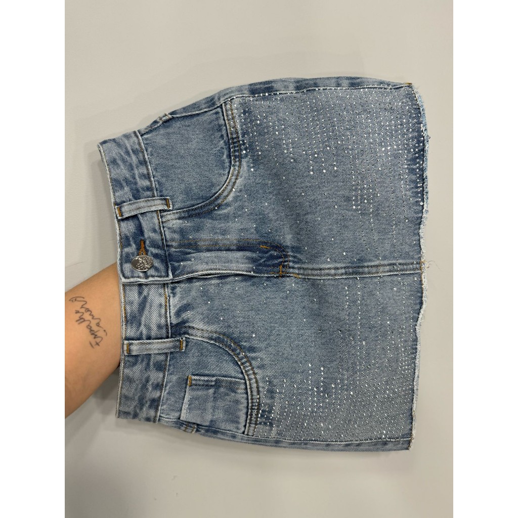 Saia Jeans Lavagem Clara Com Strass E Barrinha Costurada- Natal Ano Novo em Oferta na Shopee