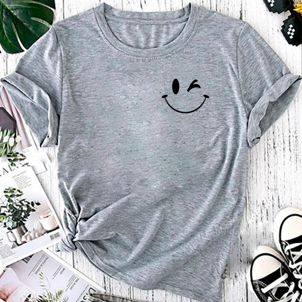T-shirt Blusa Linda Emoji Fofo Piscadinha Smile Camiseta Feminina Camisa