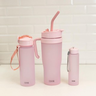 1 Caneca com 2 Garrafas Squeeze Lyor de Plástico Rosa em Oferta na Shopee