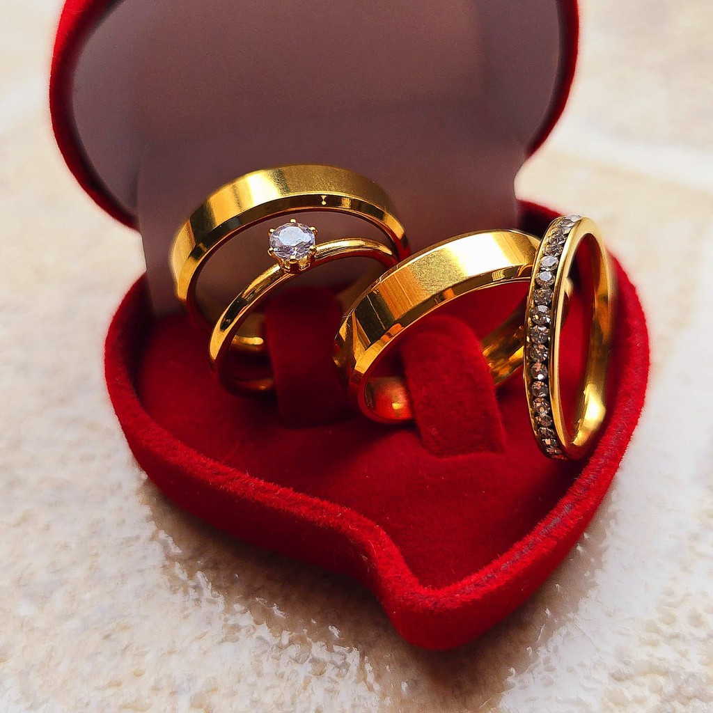 Par de Alianças  6mm chanfrado Banhado a moeda Antiga + Gravação + Aparador + Solitário + caixinha (COD-106)