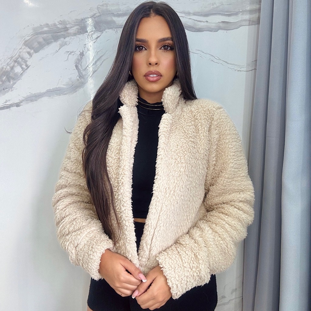 Casaco Casaquinho Teddy de Pelinho Feminino Forrado Inverno Curto Cropped