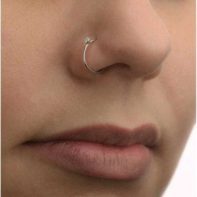1 Unidade Piercing de Nariz Argolinha Prata Com Strass Transparente Aço Cirúrgico em Oferta na Shopee