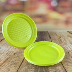 50 PRATOS SOBREMESA FESTA AMARELO NEON 15cm (PLASTIK)