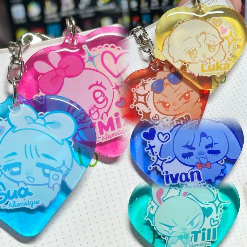 TV ALIEN STAGE Anime Homens Keychian Mulheres Mizi Sua Até Ivan Hyuna Luka Acrílico Chave Chian Bolsas Chaveiro Carro Cr em Oferta na Shopee