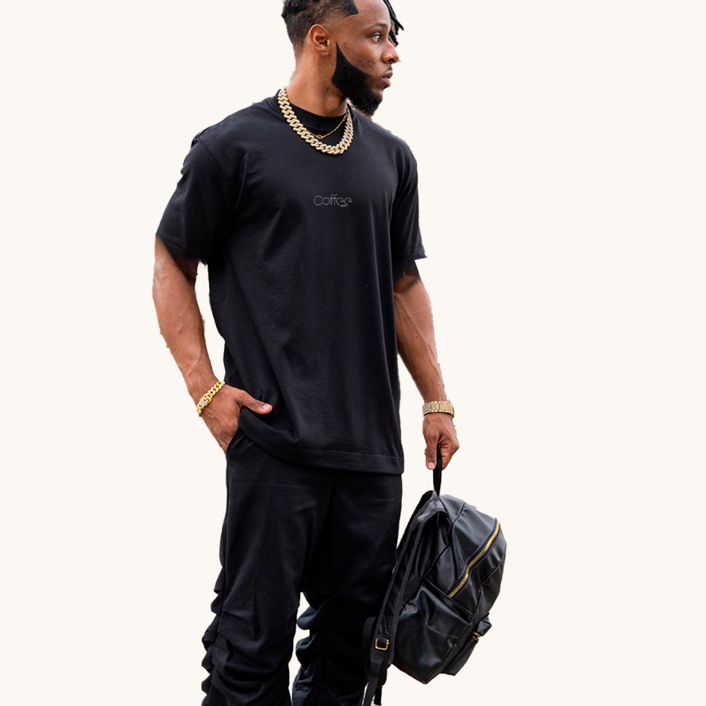 Kit Camisa Masculina Algodão Preta + Bolsa Mochila Legítimo Costas Trabalho Faculdade Camiseta Couro