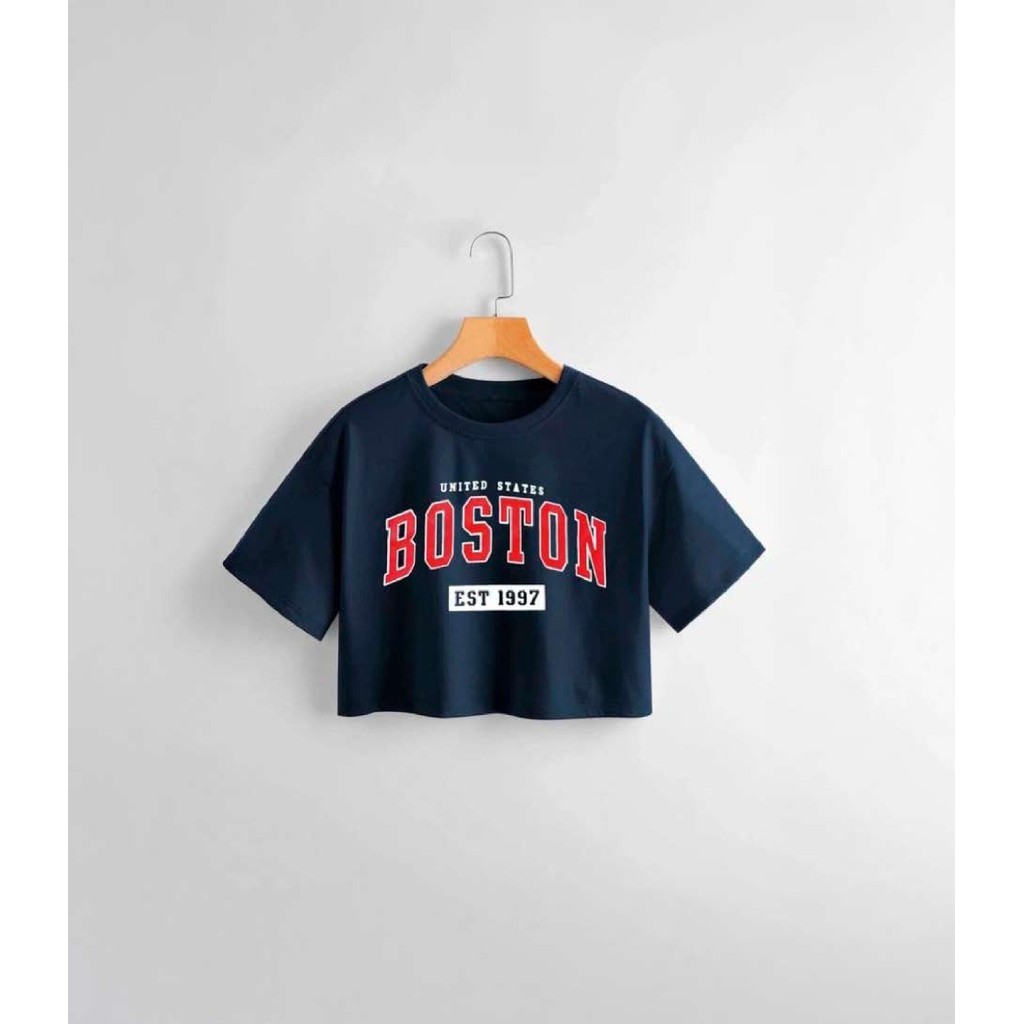 camisa cropped com estampa boston elegante confortavel  versátil para dia a dia eventos casuais