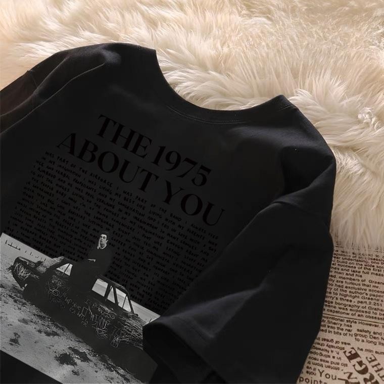 Camiseta feminina retrô coreana com estampa de fonte inglesa grande