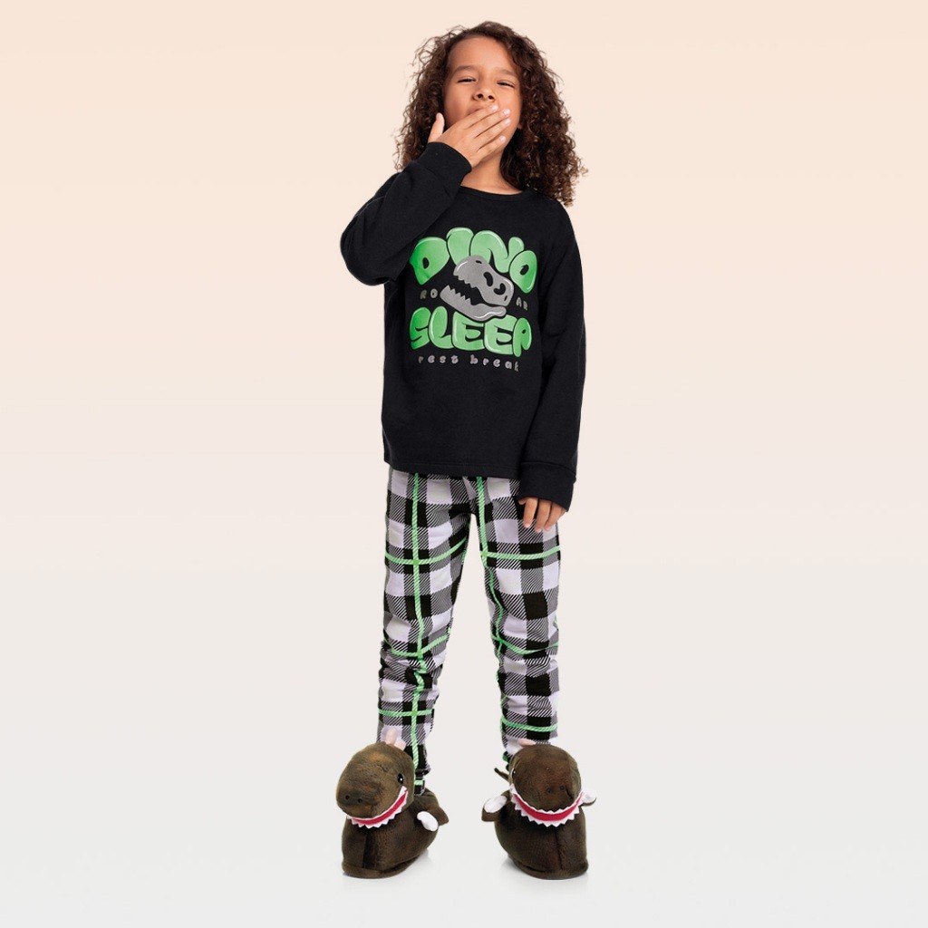 Conjunto pijama blusão e calça em moletom Brilha no escuro
