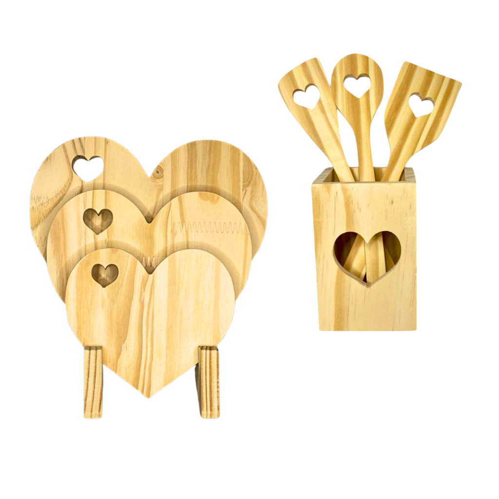 Kit Trio de Tábuas Coração + Suporte + Porta Colher + Trio de Colheres de Madeira Pinus