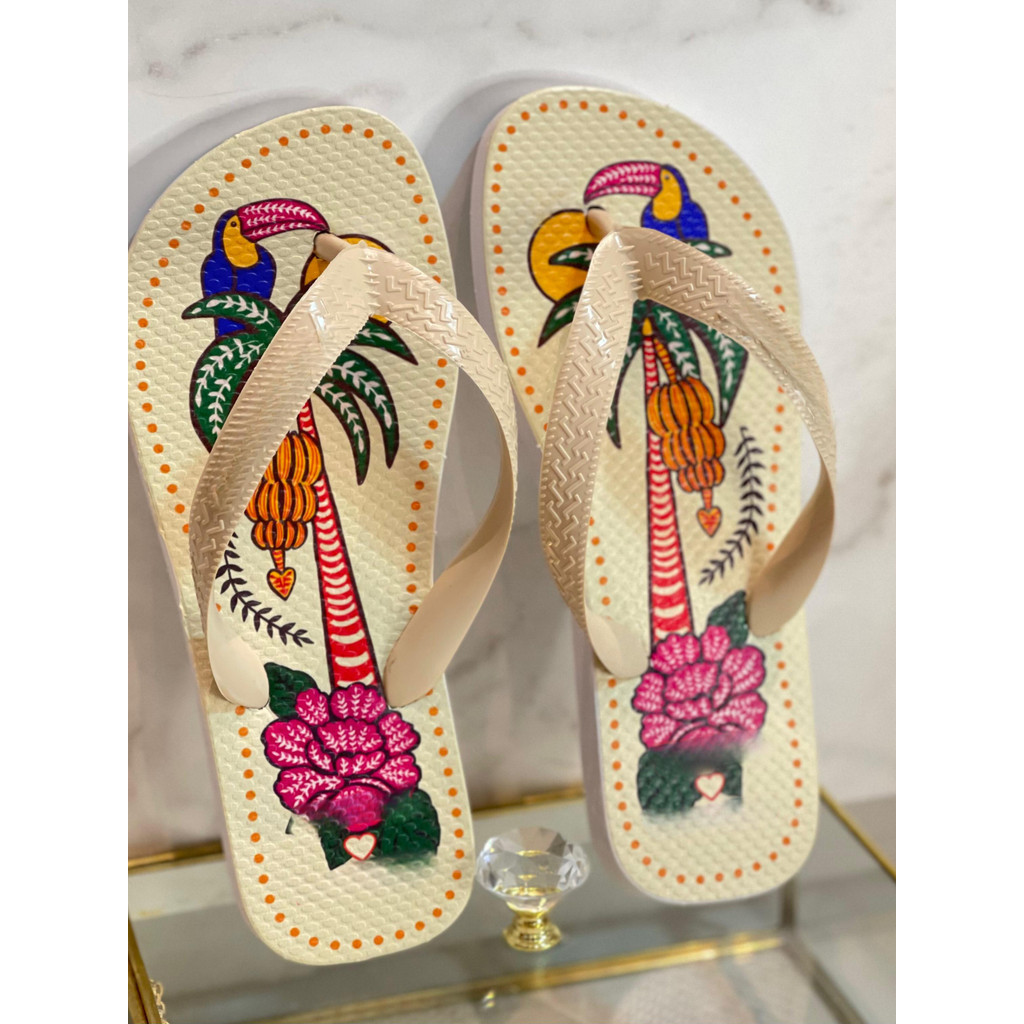 Chinelo Feminino de Dedo Estampado e Personalizado Para Um Toque Exclusivo