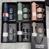 Kit de garrafa térmica vacuum com 3 xícaras