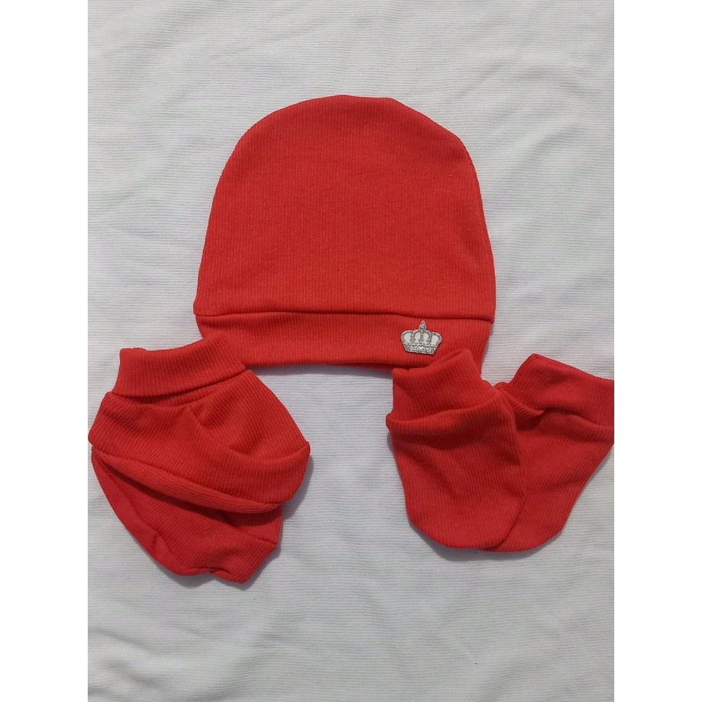 KIT Touca COM COROA BORDADO, SAPATO E LUVA; BEBÊ DE 0 A 4 MESES; DIVERSAS CORES; ALGODÃO.