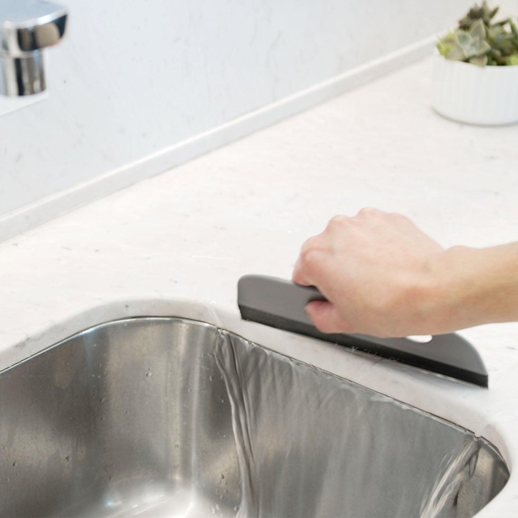 Rodo para pia compacto Ou Linha Trium em Oferta na Shopee