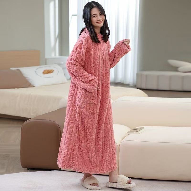 Colcha de caminhada inverno novo estilo estendido quente solto com bolsos Coral velo casa pijamas camisola feminina