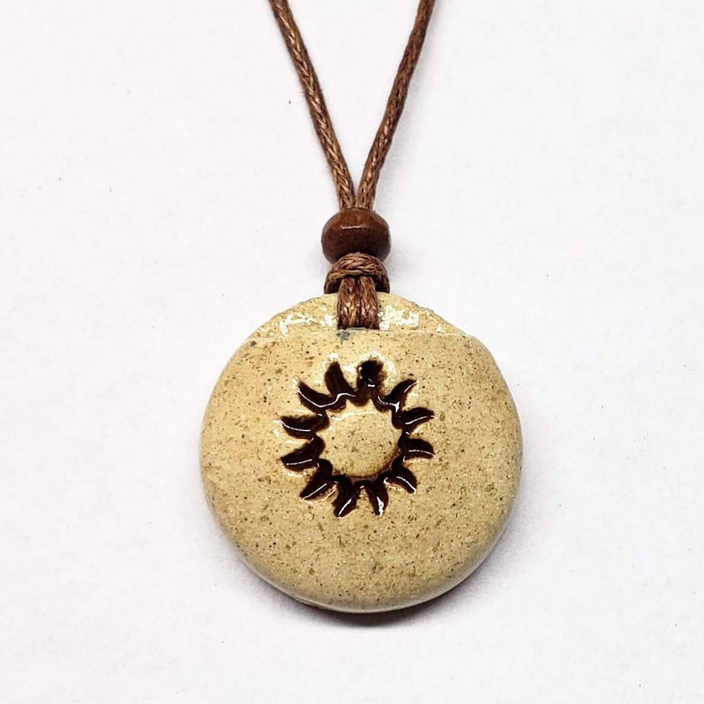 Colar Difusor Pessoal em Cerâmica Sol Aromaterapia em Oferta na Shopee