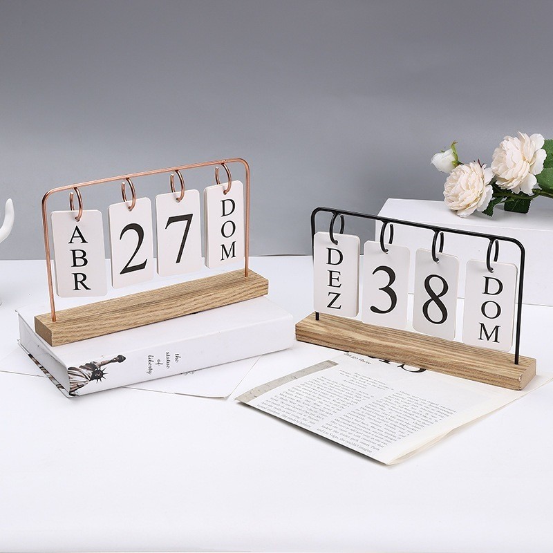 Calendário De Mesa Decorativo Com Plaquinhas Dourado Preto Permanente Escritório Util E Simples