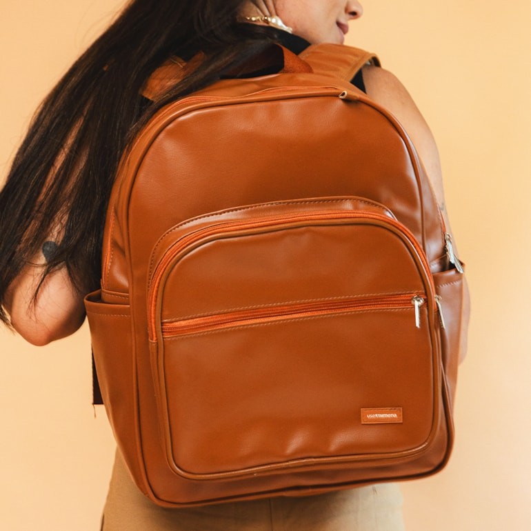 Mochila Essential Caramelo — imagem 2 de 2