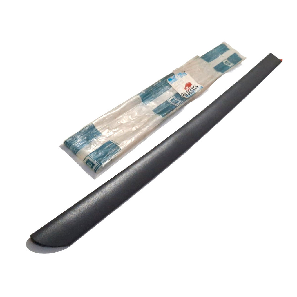 Friso Moldura Porta T/Ld Grafite Kadett 4P 96/98 93235856