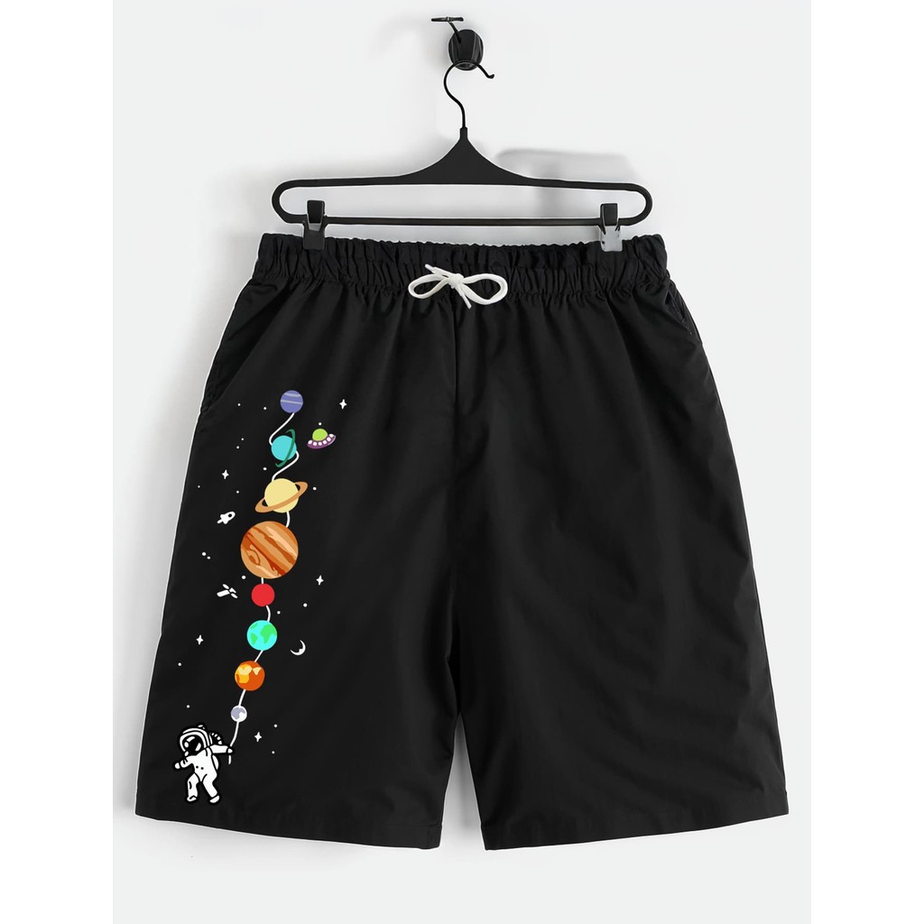 Shorts Preto Bermuda Calção Verão Astronauta Flutuando Estampado Infantil Juvenil em Oferta na Shopee