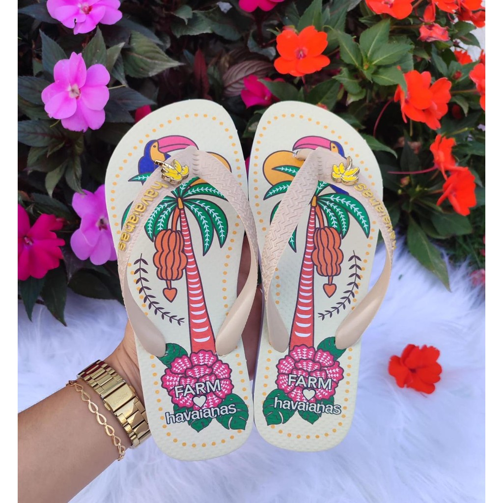 Chinelo de Dedo correias com Estampa Diferenciada - Desconto!