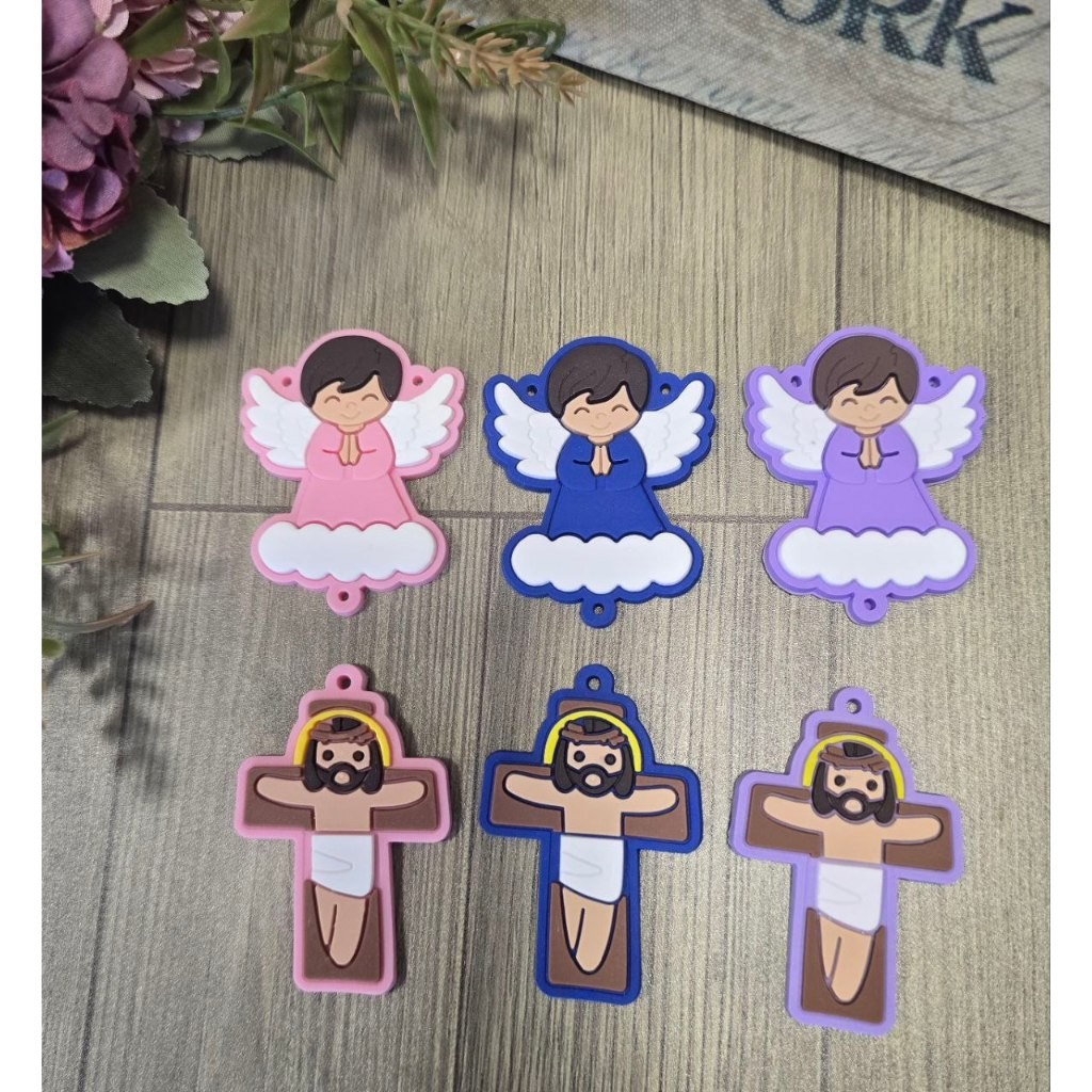 10 A 40 PEÇAS - Apliques Emborrachados Terço Infantil - Anjinho e Cruz para produção de Terço
