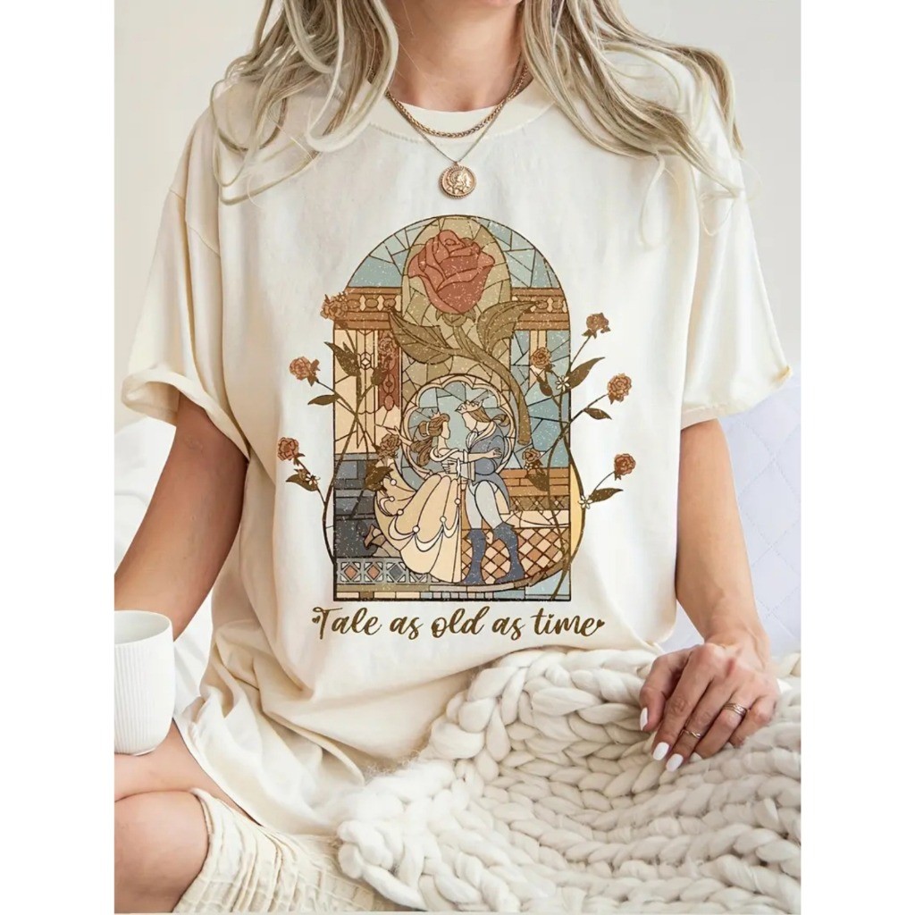 Camiseta Feminina Básica em Algodão Blusa Casal Conto de Fadas Minimalista Blusa Gola Redonda