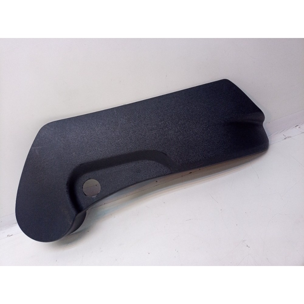 Acabamento Moldura Bco Diant/esq. Citroen C3 9641766177. Preto
