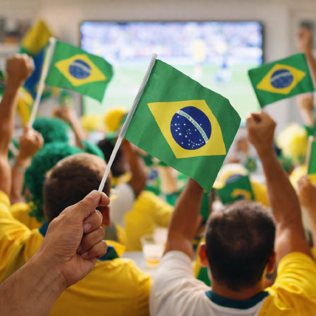 Kit C/ 10 Bandeiras do Brasil Copa do Mundo de Mão 14x21cm
