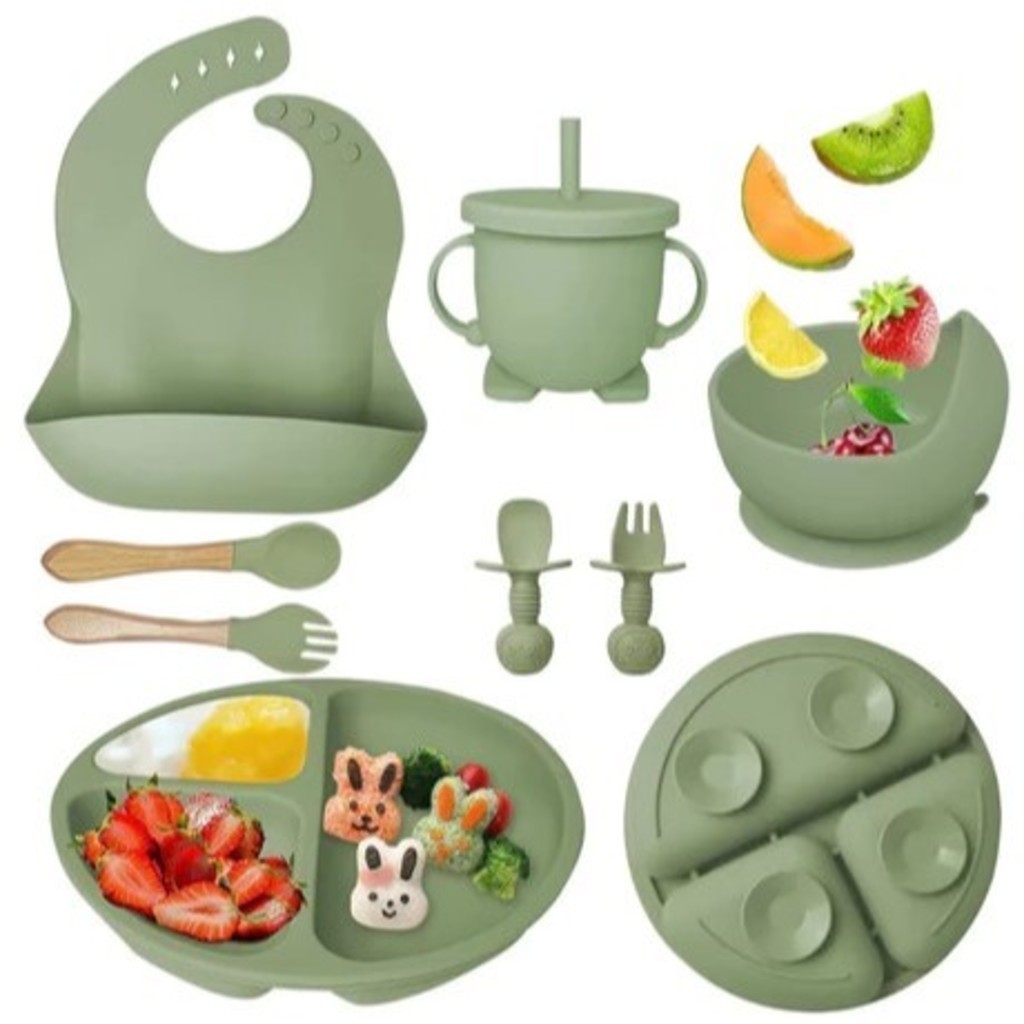 Kit 8pçs Talheres de Silicone p/ Bebê c/ Ventosa, Colher, Garfo, Canudo e Babador Infantil em Oferta na Shopee