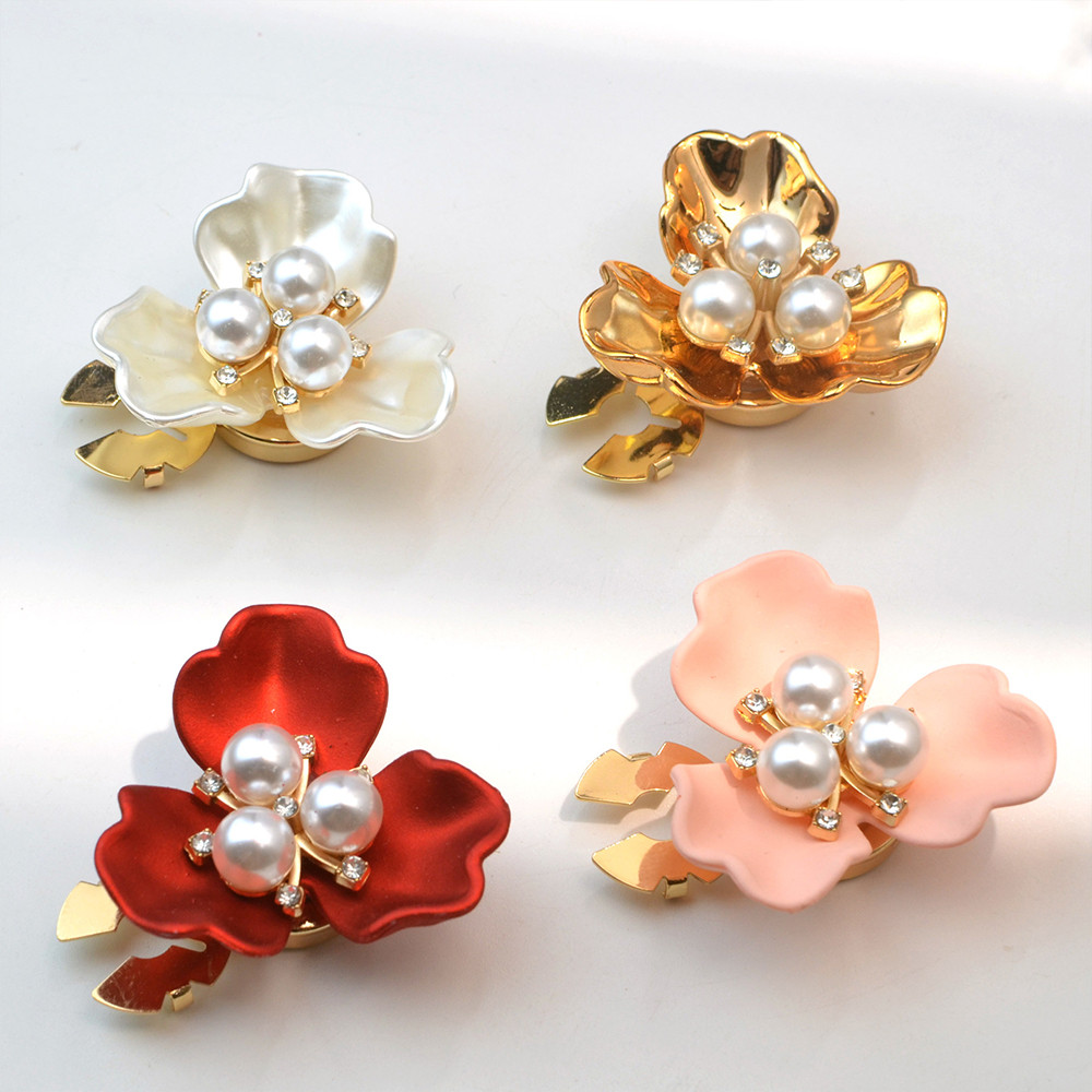 1 Peça Capa De Botão Floral De Pétala Tripla Extra Grande De 3.5 Cm , De Metal Com Strass Pérola Para Camisa Terno Blaze