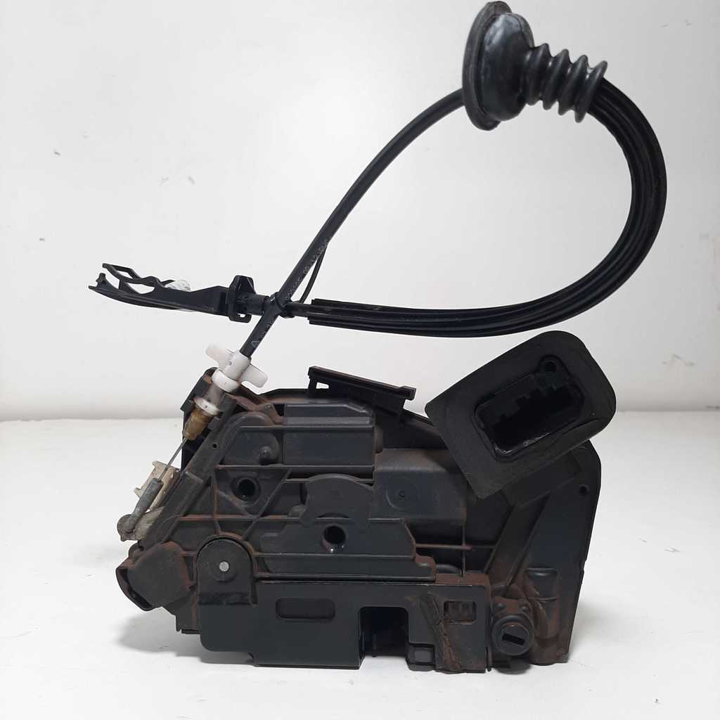 Fechadura / Trava Elétrica Traseira Direita Vw Jetta 2012