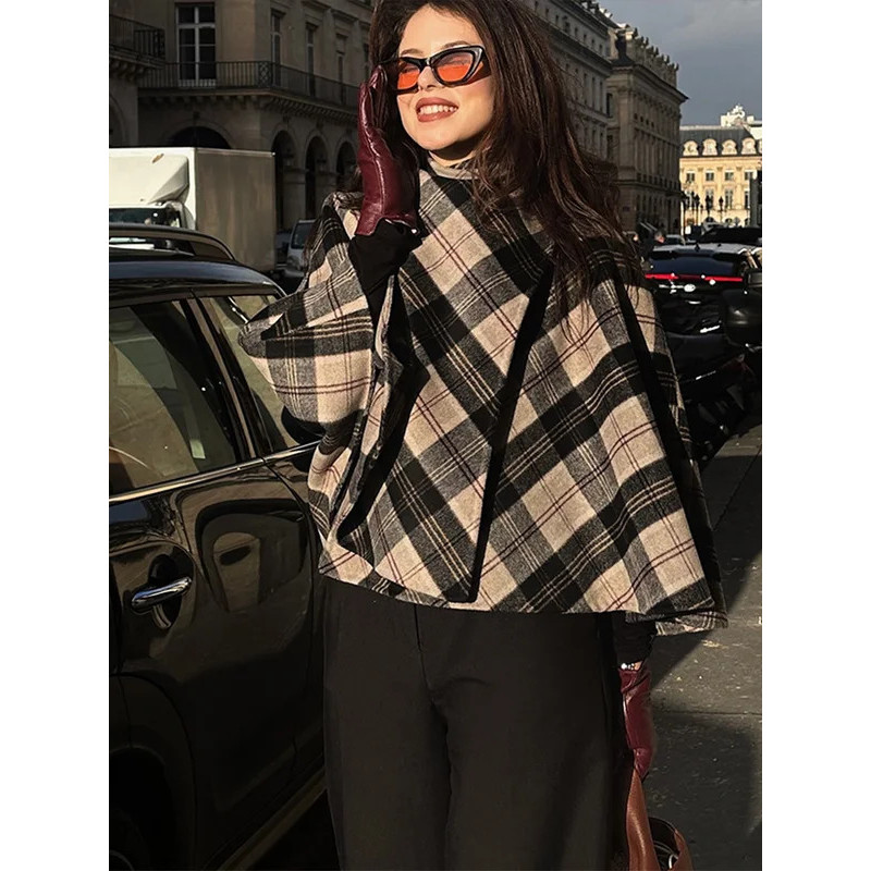 Pulôver Feminino Elegante Solto com Gola Alta, Padrão Xadrez, Drapeado Irregular, Estilo Capa/Xale Curto