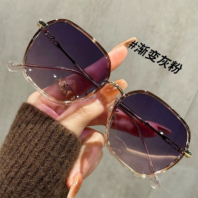 Óculos de sol elegantes em tons de cinza e rosa para mulheres, óculos de sol da moda, proteção UV, óculos de sol polariz