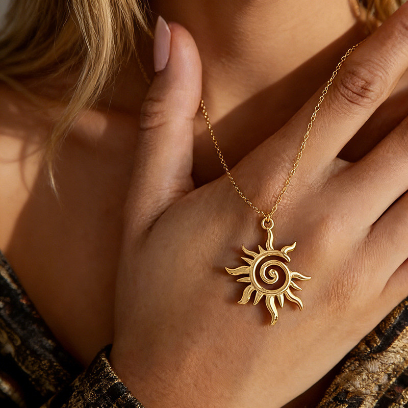 Novo Retro girassol colar ins moda ouro All-Match estilo britânico luz luxo senhoras pingente colar