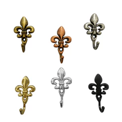 Kit c/ 3 Ganchos Metal Flor de Lis P 5,2 cm Portas Chaves / Cabides Para Decoração e Parafusos