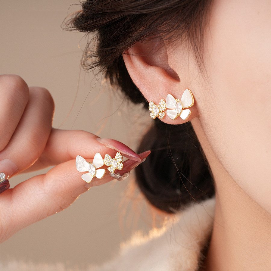 [Estoque pronto] 14k banhado a ouro Real agulha de prata zircão madrepérola borboleta brincos leves de luxo brincos de a