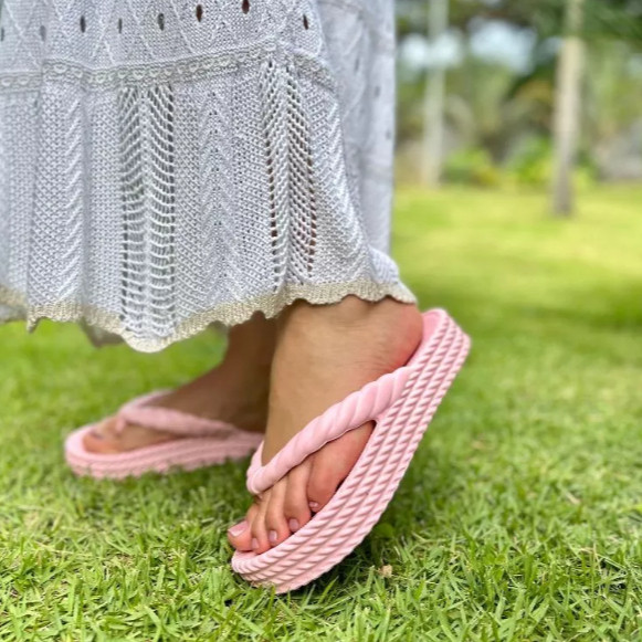 Chinelo Feminino 4 Tranças nuvem plataforma macio confortável
