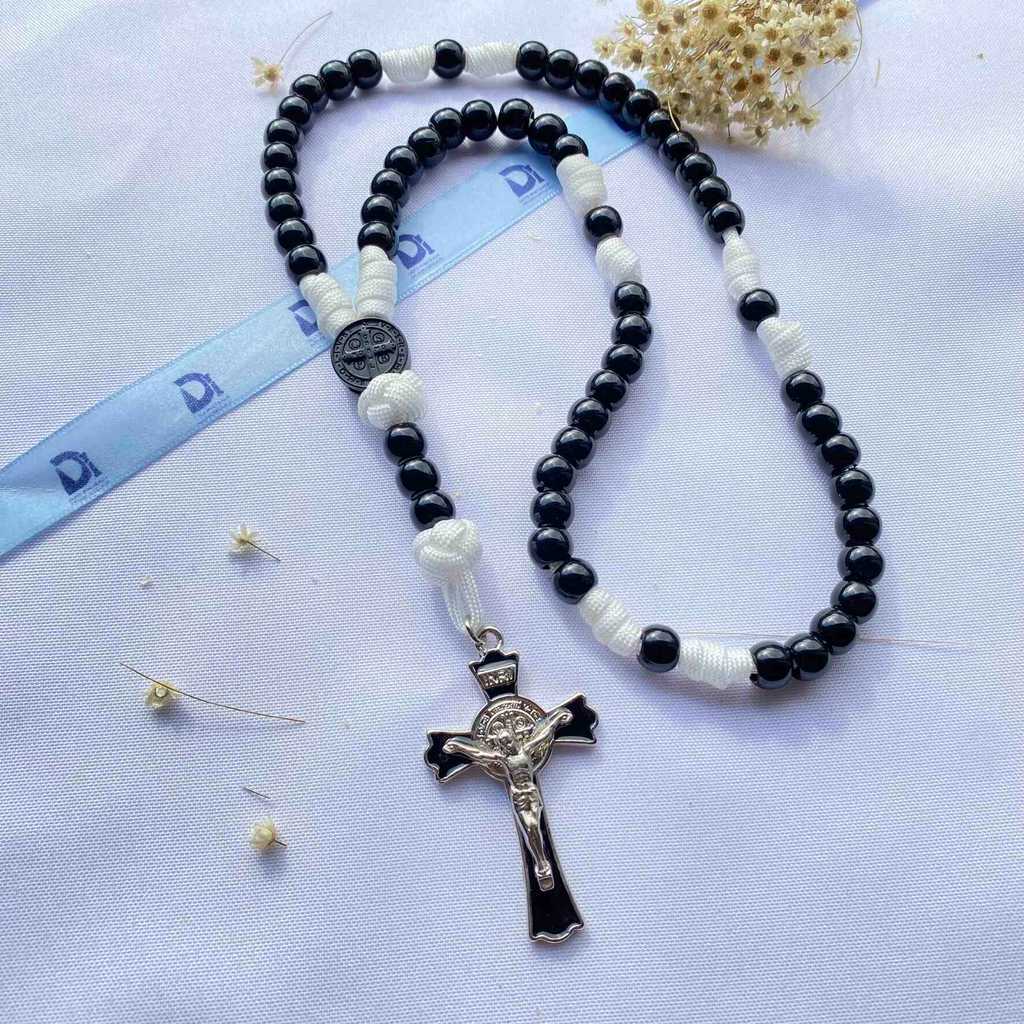 Terço de Paracord 550 Branco contas Preta e  Medalha de São Bento