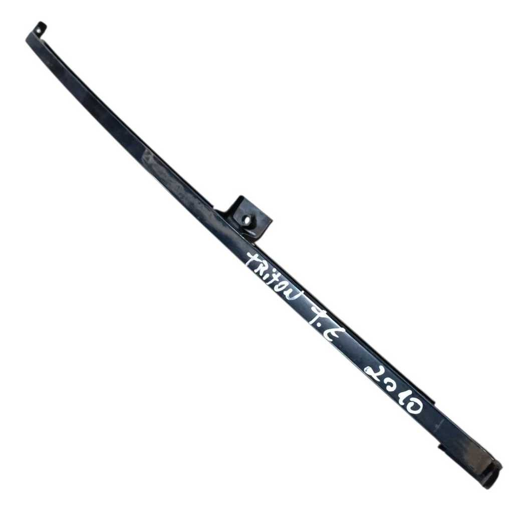 Canaleta Guia Vidro Porta Traseira Esquerda Triton 2011 2012  L200 Triton -