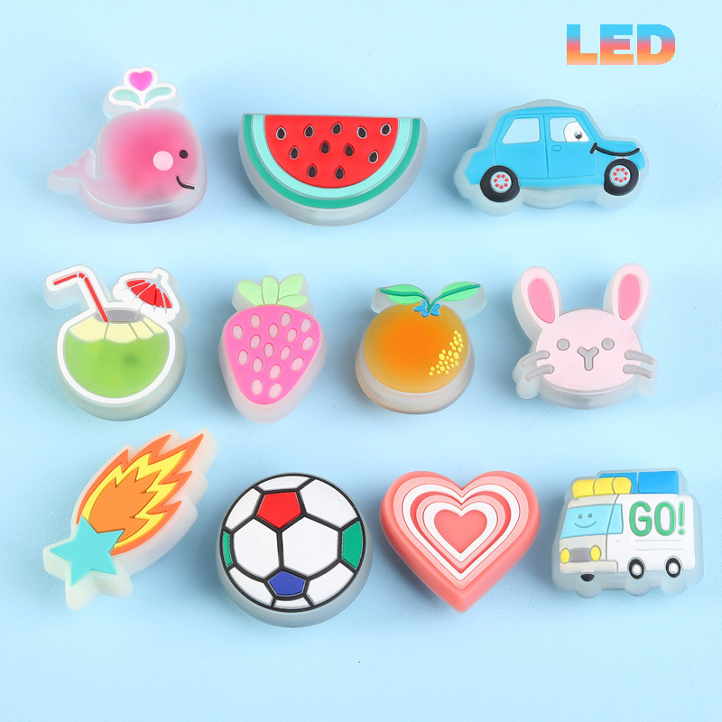 25 sandálias comerciais transfronteiriças acessórios LED luminoso piscando luminoso diversão DIY sapatos acessórios five em Oferta na Shopee