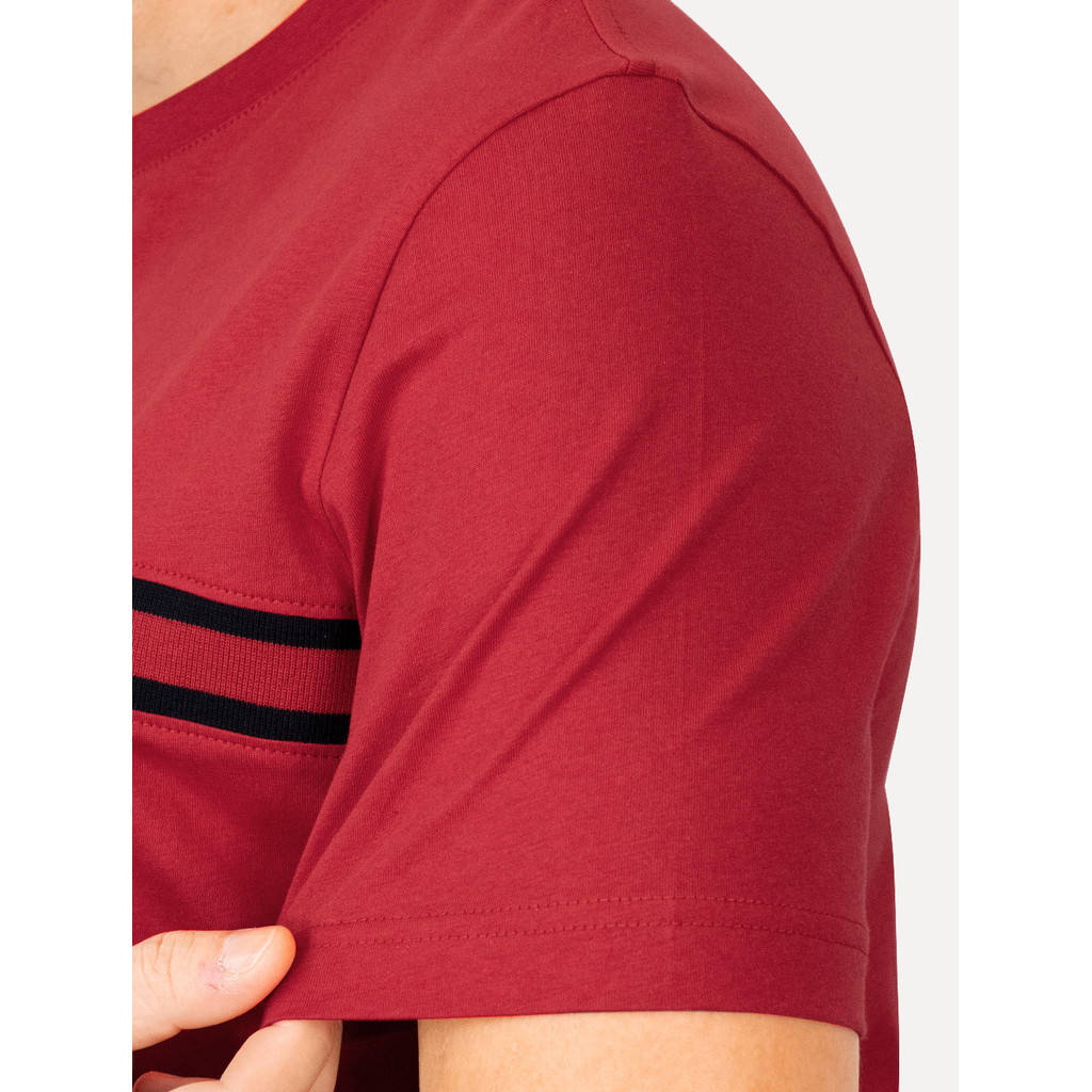 Camiseta Tommy Hilfiger Original Chest Insert Logo Vermelha Escuro · foto 2