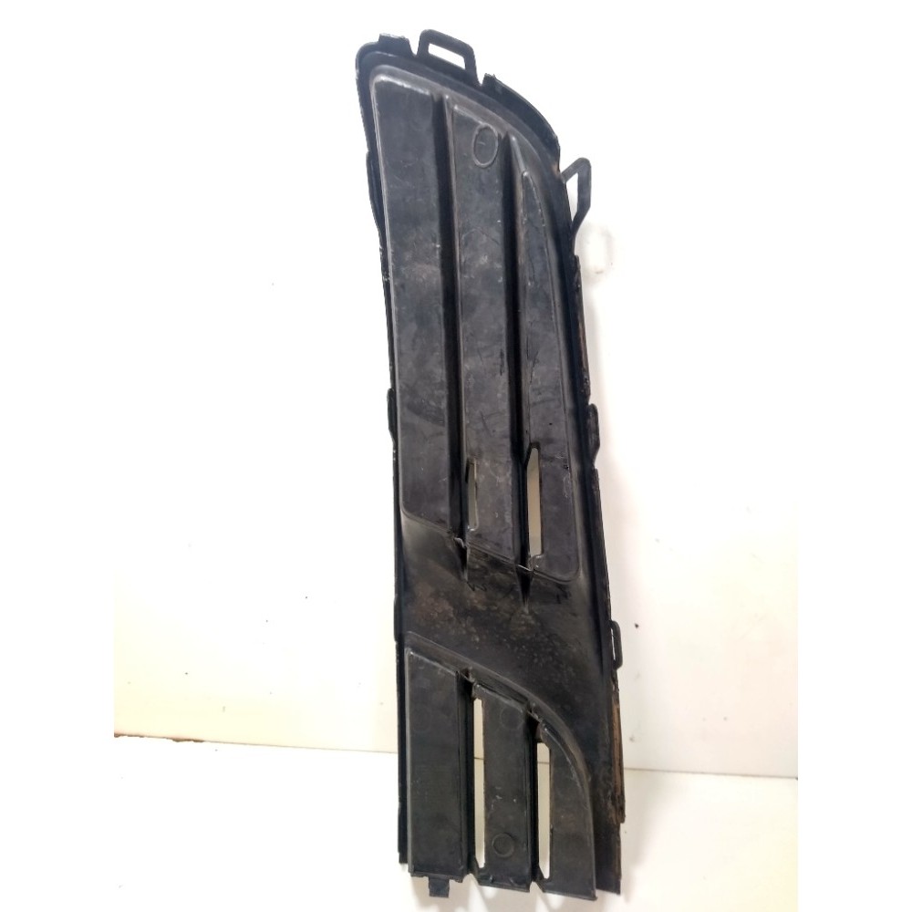 Moldura Farol Milha Direito Volkswagen Polo Sedan Original  Preta Direito