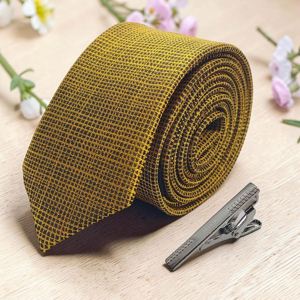 Kit Gravata Slim Dourado Quadriculada + Prendedor Slim