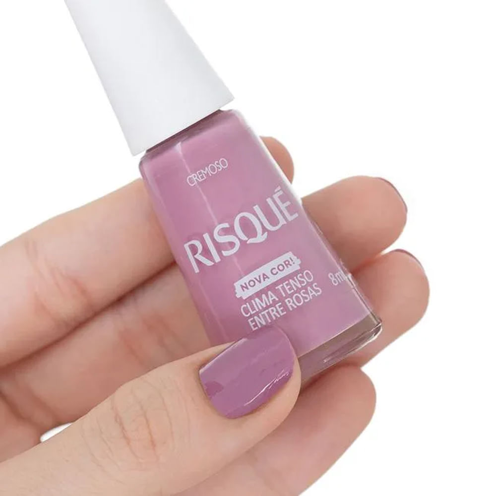 Detalhes do Esmalte Risqué Cremoso Clima Tenso Entre Rosas