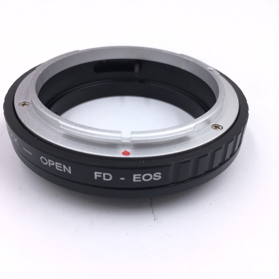 O anel adaptador Newyi FD-EOS permite a fotografia macro.